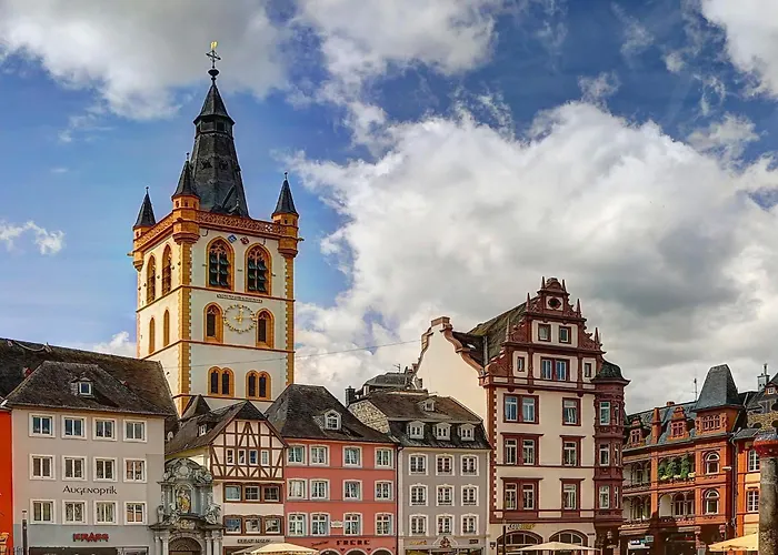 Lejlighed In With Parking Trier